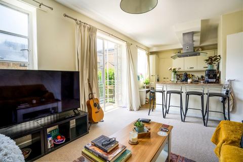 2 bedroom apartment to rent, Roy Square, London, E14