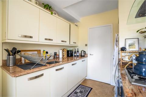 2 bedroom apartment to rent, Roy Square, London, E14
