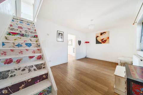 28 James Road, Peasmarsh, Guildford, GU3 1NF
