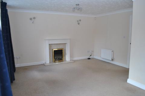 3 bedroom semi-detached house to rent, Howard Gardens, Newark, Nottinghamshire, NG24