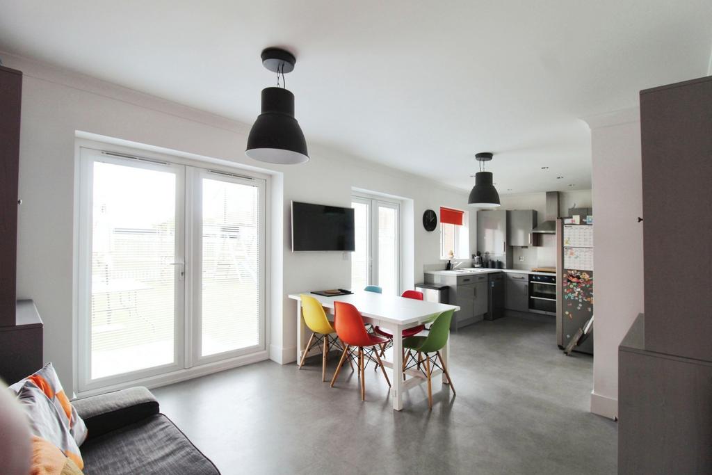 Kitchen/breakfast/family room