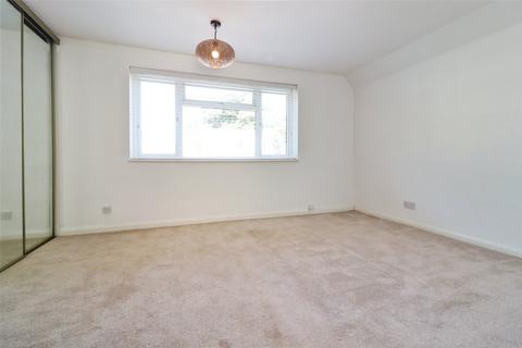 5 Abbots Close, Fleet, GU51 3RF