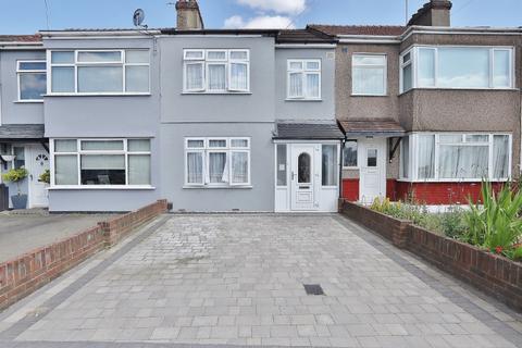 3 bedroom terraced house for sale, Gelsthorpe Road, Collier Row, RM5