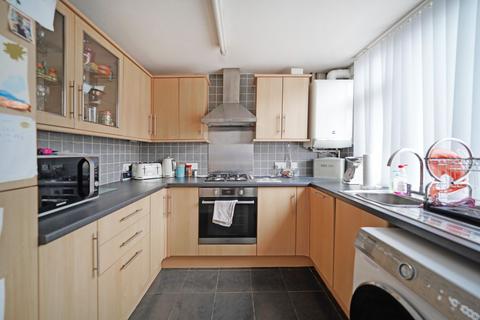 2 bedroom end of terrace house for sale, Gaydon Road, Solihull, B92