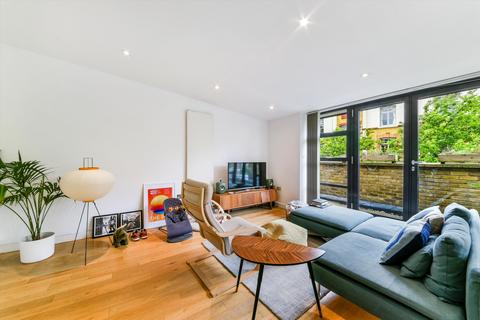 3 bedroom flat to rent, Bouton Place, Waterloo Terrace, Islington, London, N1