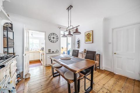 18 Dunstable Road, Richmond, TW9 1UH