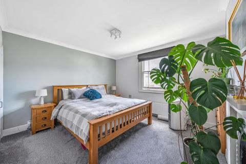 18 Dunstable Road, Richmond, TW9 1UH