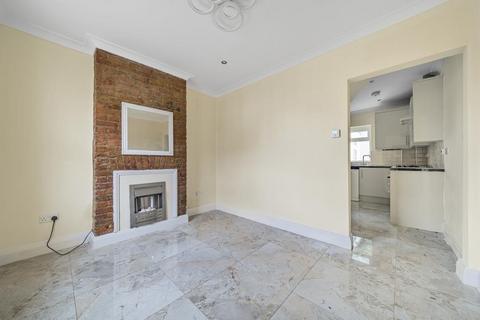 119 Kneller Road, Twickenham, TW2 7DY