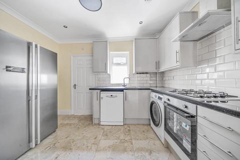 119 Kneller Road, Twickenham, TW2 7DY