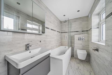 119 Kneller Road, Twickenham, TW2 7DY