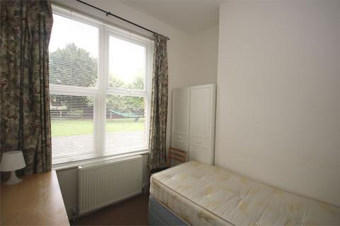 1 bedroom in a flat share to rent, High Road, Whetstone, N20