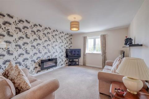2 bedroom flat for sale, Yeomans Close. Astwood Bank, Redditch B96 6ET