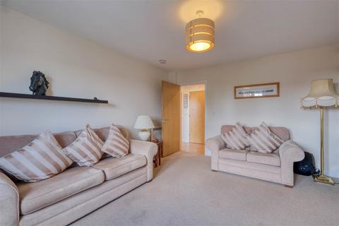 2 bedroom flat for sale, Yeomans Close. Astwood Bank, Redditch B96 6ET