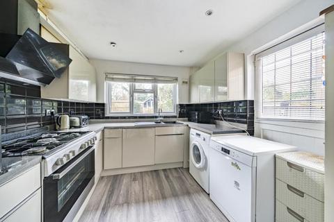 4 bedroom detached house to rent, Guildford GU4