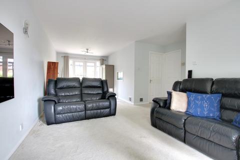 48 Dickens Dell, Totton, Southampton, SO40 8FJ