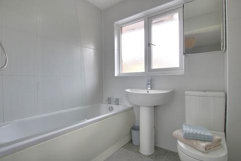 48 Dickens Dell, Totton, Southampton, SO40 8FJ
