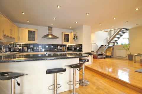 2 bedroom end of terrace house to rent, TOR HILL ROAD, ,