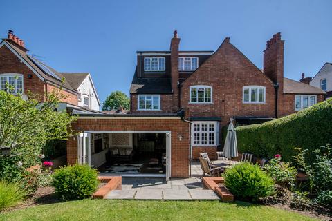 5 bedroom semi-detached house for sale, Love Lane, Pinner HA5