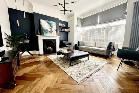 undefined, Cunningham Park, Harrow HA1