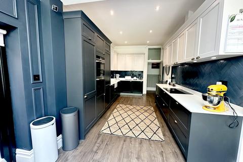 undefined, Cunningham Park, Harrow HA1