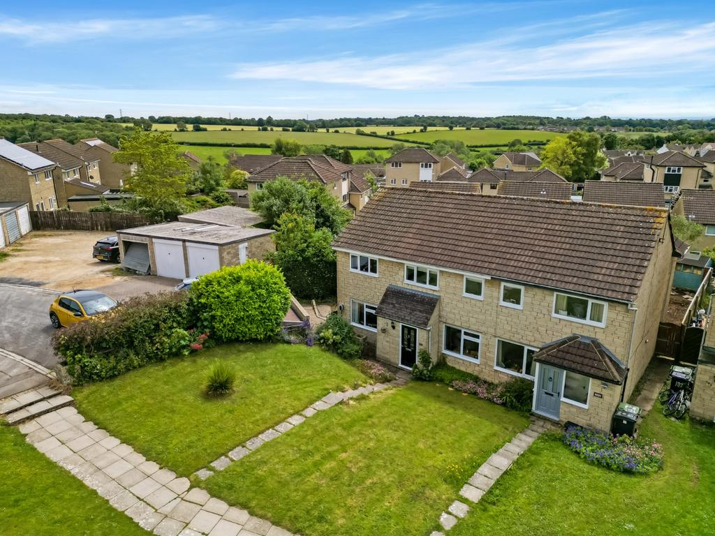 Stratton Heights Stratton Heights, Cirencester... 4 bed semi-detached house - £415,000