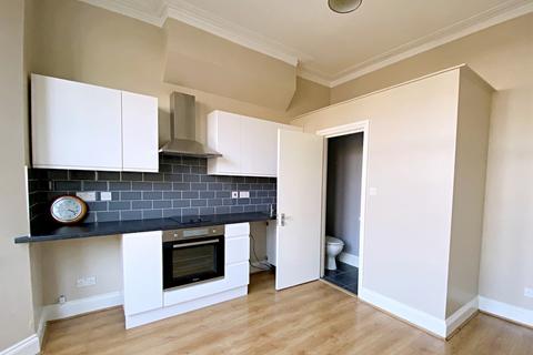 1 bedroom apartment to rent, Hastings Road, Southend On Sea SS1