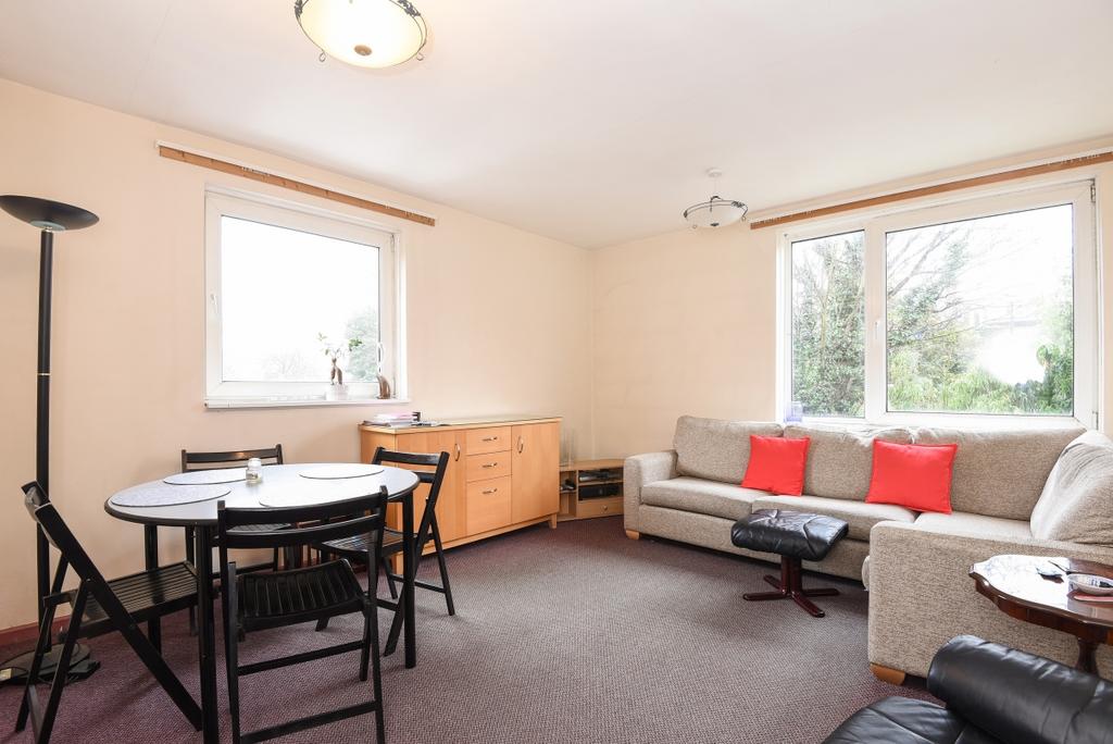 Wingate Road Hammersmith Road W6 2 bed flat to rent £1,750 pcm (£404 pw)