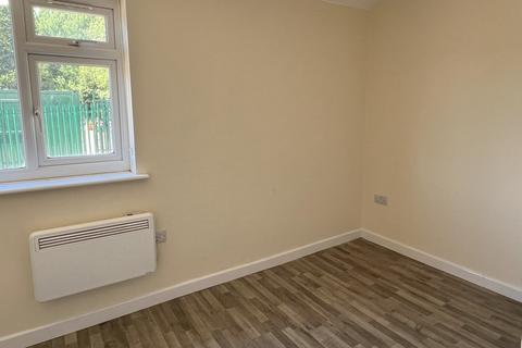 2 bedroom semi-detached bungalow to rent, Sandleheath, Hampshire