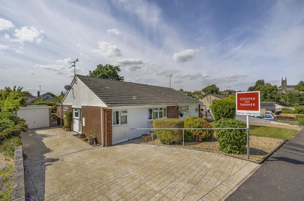 Wylye Road, Warminster, BA12 3 bed bungalow for sale £342,000