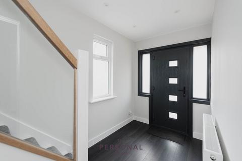 3 bedroom detached house to rent, Fairfield Way, Epsom