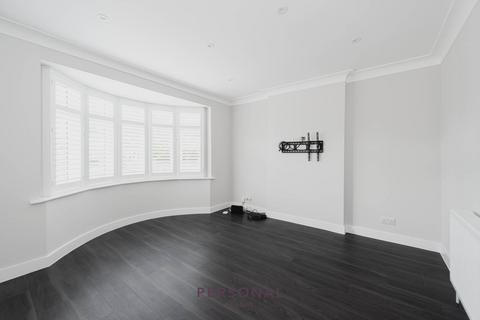 3 bedroom detached house to rent, Fairfield Way, Epsom
