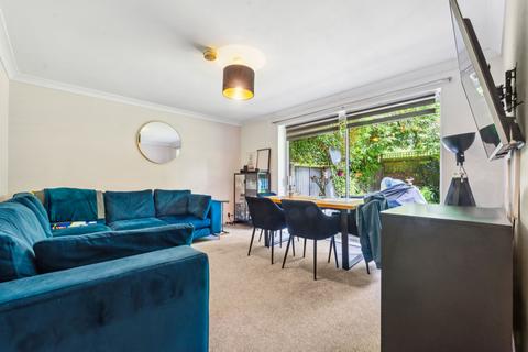 2 bedroom ground floor maisonette for sale, Bond Gardens, Wallington