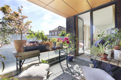 1 bedroom flat for sale, Falcon Road, London SW11