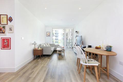 2 bedroom flat for sale, Wilson House, Battersea SW11