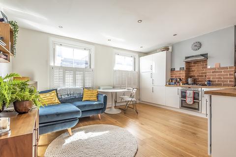 1 bedroom flat for sale, Battersea Park Road, London SW11