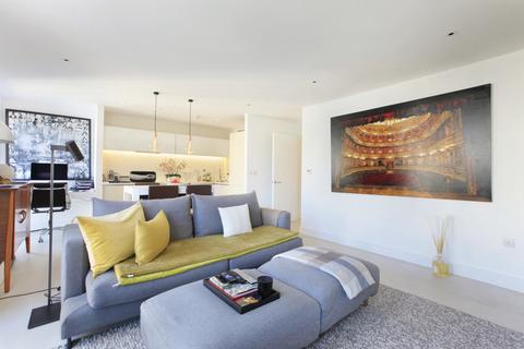 156 Wingate Square, London, SW4 0AN