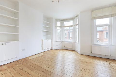 3 bedroom flat for sale, Cambray Road, London SW12