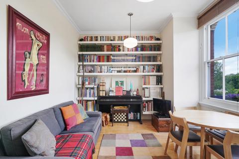 2 bedroom flat for sale, Clapham Common South Side, London SW4