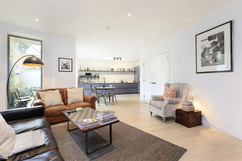 3 bedroom apartment for sale, Balham, London SW17