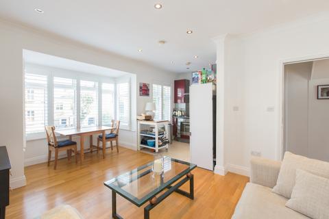 2 bedroom flat for sale, Wandsworth Common, London SW17