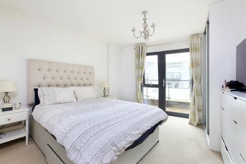 2 bedroom flat for sale, Knightley Walk, London SW18