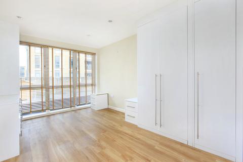 2 bedroom flat for sale, Charterhouse Apartments, Wandsworth SW18