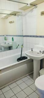 1 bedroom in a flat share to rent, Comer Crescent, Southall UB2