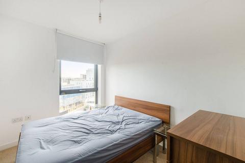 3 bedroom flat to rent, Williamsburg Plaza, Canary Wharf, London, E14