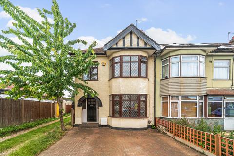 3 bedroom end of terrace house for sale, Park Gardens, London NW9