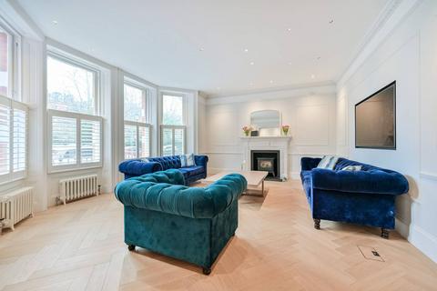 4 bedroom flat to rent, Barkston Gardens, South Kensington, London, SW5