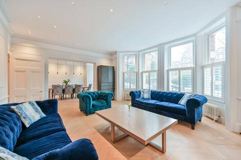 4 bedroom flat to rent, Barkston Gardens, South Kensington, London, SW5