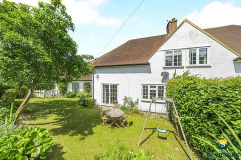 2 Litchfield Way, Guildford, GU2 7QL