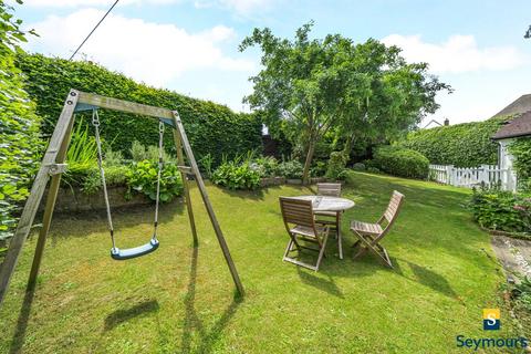 2 Litchfield Way, Guildford, GU2 7QL