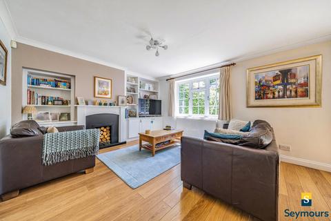 2 Litchfield Way, Guildford, GU2 7QL